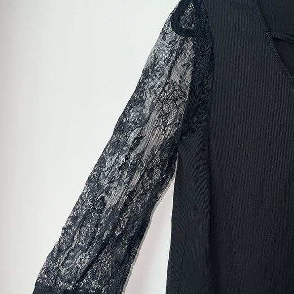 Black lace  long sleeve - Picture 3 of 6
